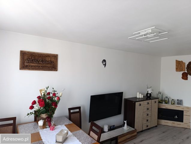 Mieszkanie 3-pokojowe Guzów. Zdjęcie 1