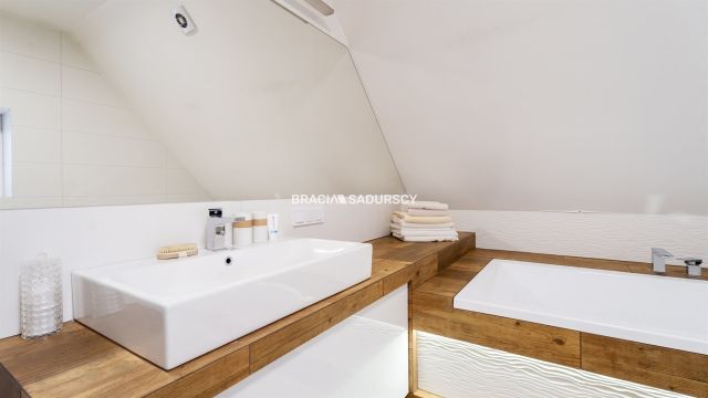 dom wolnostojący, 5 pokoi Skawica. Zdjęcie 36