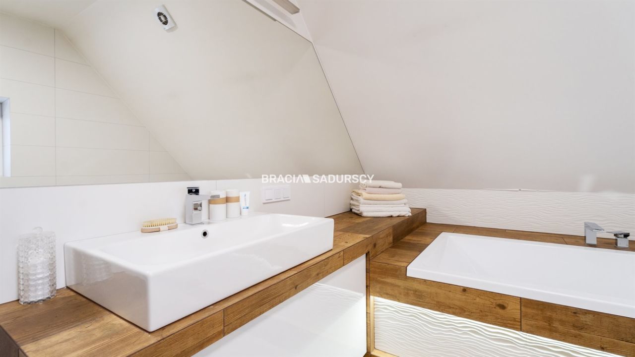 dom wolnostojący, 5 pokoi Skawica. Zdjęcie 36