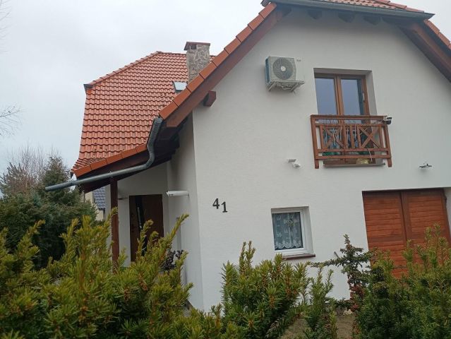 dom wolnostojący, 4 pokoje Lubochnia, Osiedle Sosnowe. Zdjęcie 1