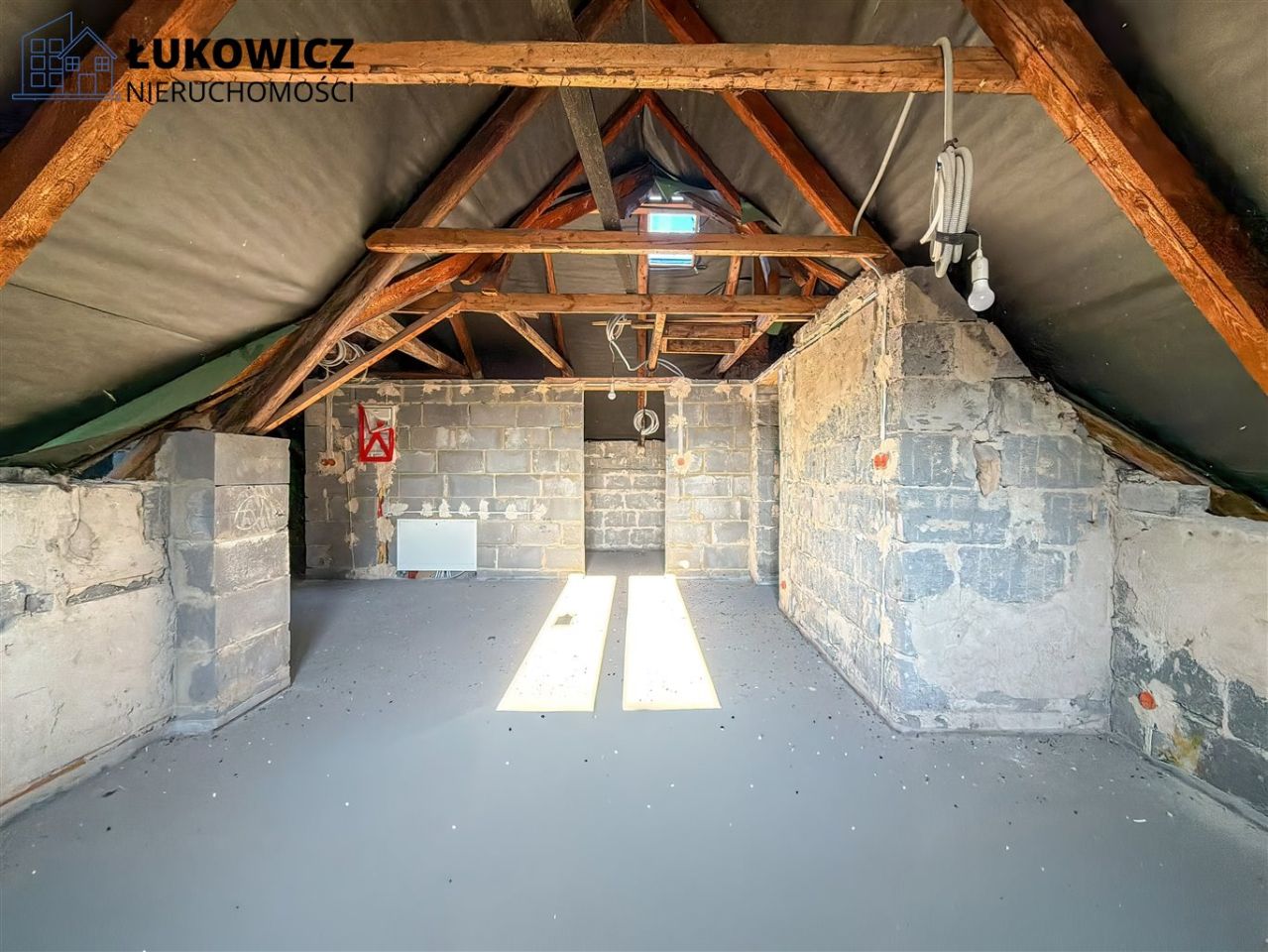 dom wolnostojący, 15 pokoi Jeleśnia. Zdjęcie 26