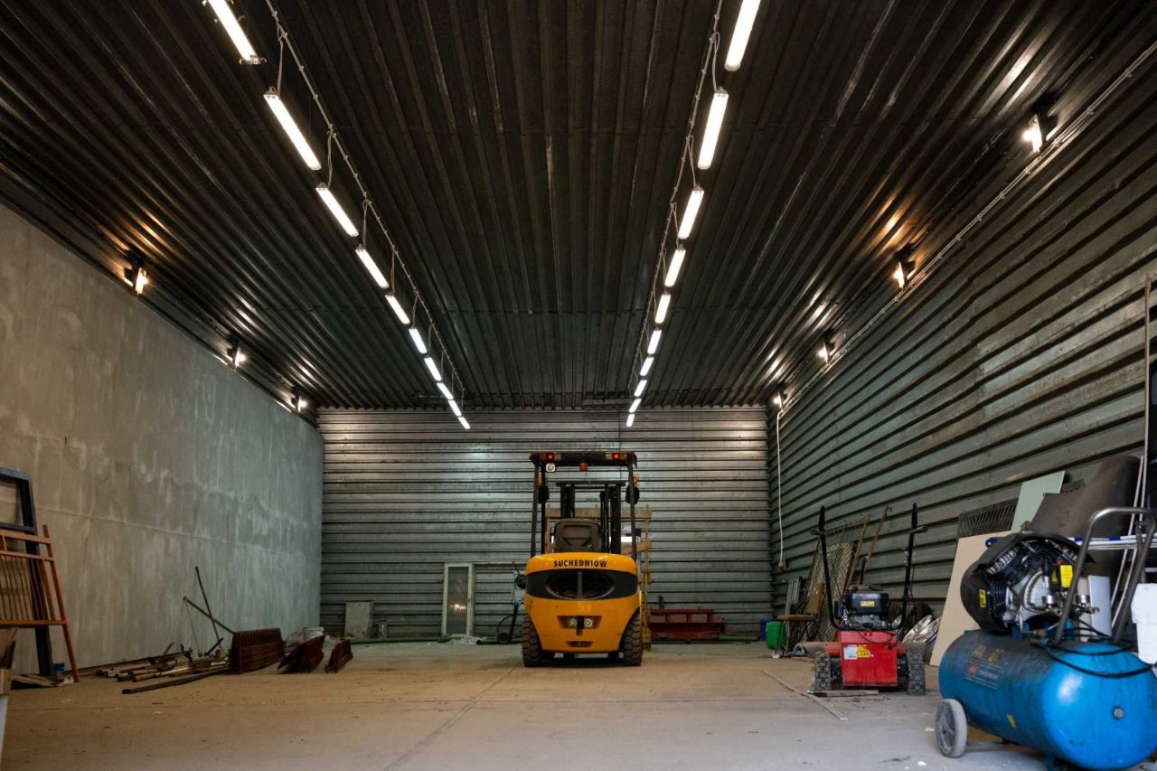 Hala/magazyn Wołów. Zdjęcie 5