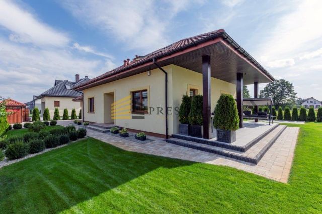 dom wolnostojący, 6 pokoi Stanisławów Pierwszy. Zdjęcie 9