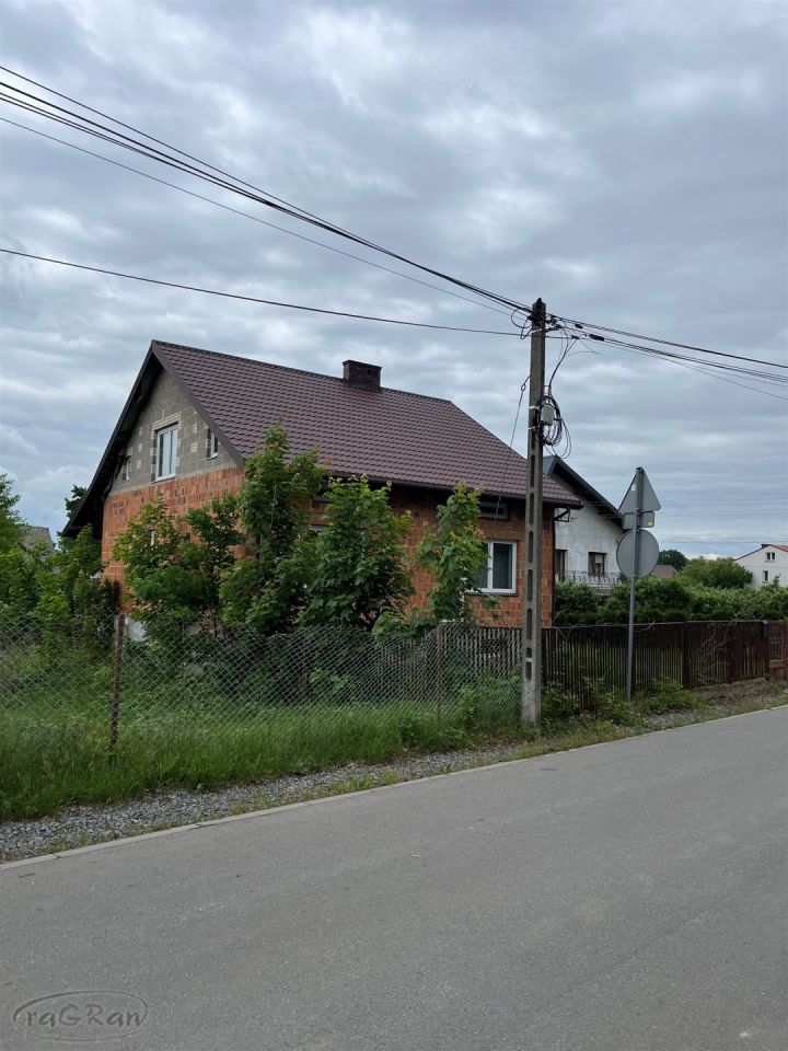 dom wolnostojący, 3 pokoje Regut, ul. Wiatraczna. Zdjęcie 1