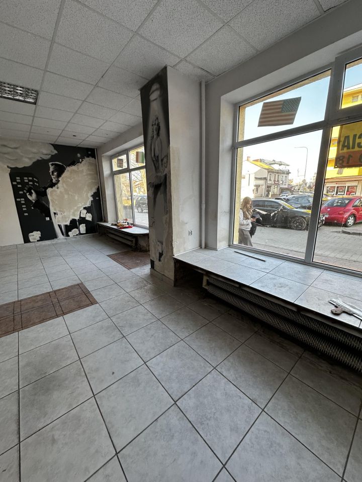 Lokal Tarnobrzeg, pl. Bartosza Głowackiego. Zdjęcie 5
