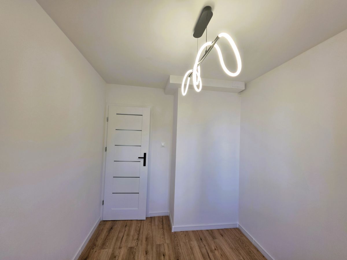 Mieszkanie 3-pokojowe Wałbrzych Podzamcze. Zdjęcie 5