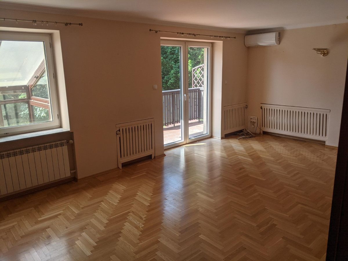 dom szeregowy, 6 pokoi Częstochowa Tysiąclecie, ul. Obrońców Poczty Gdańskiej. Zdjęcie 2