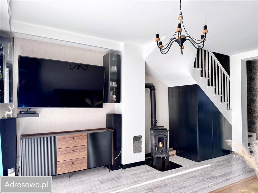 Mieszkanie 4-pokojowe Nowy Tuchom. Zdjęcie 2