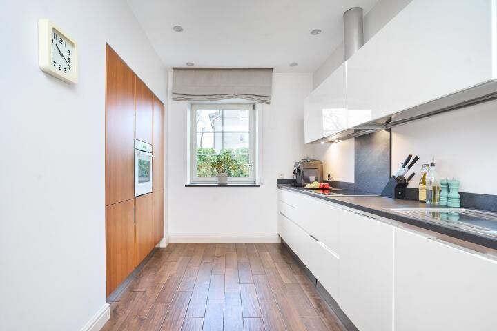 dom wolnostojący, 7 pokoi Warszawa Wawer. Zdjęcie 2