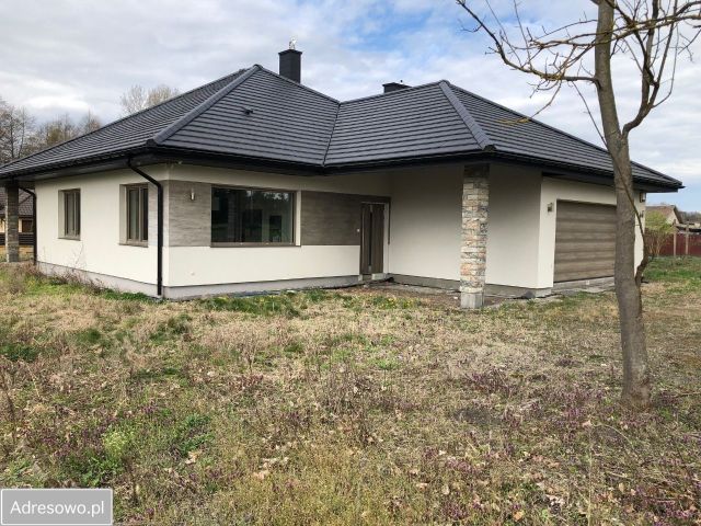 dom wolnostojący, 4 pokoje Niedrzwica Kościelna. Zdjęcie 1