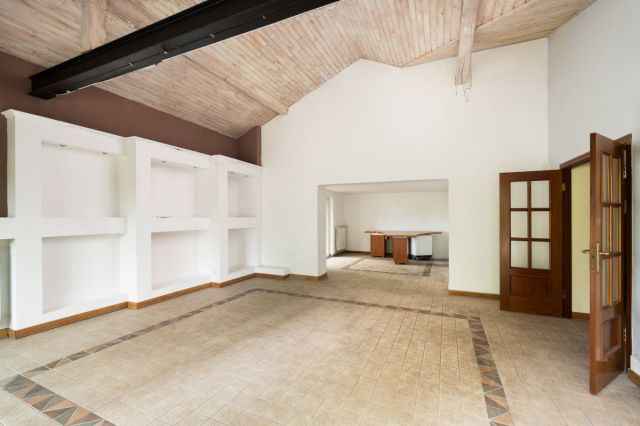 dom wolnostojący, 12 pokoi Tłuste. Zdjęcie 15