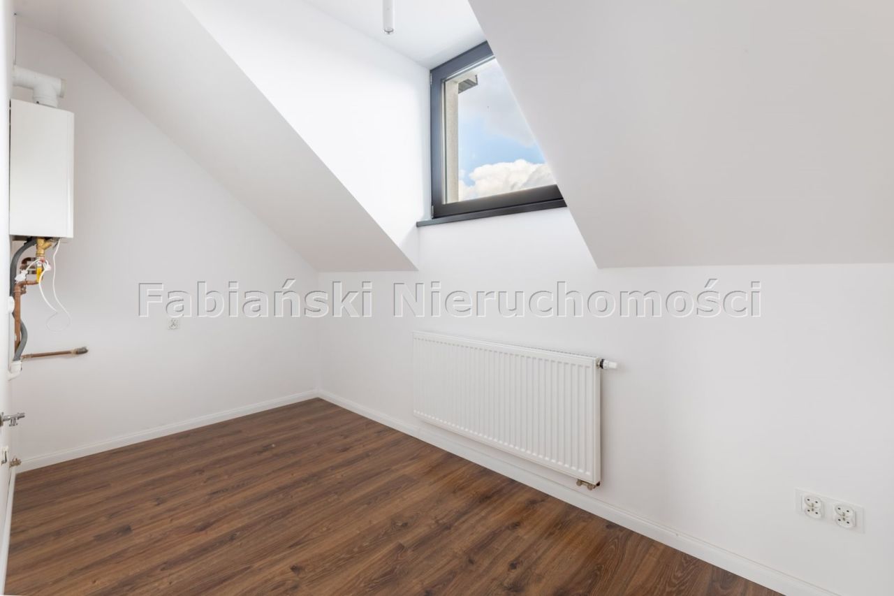 bliźniak, 5 pokoi Jasin. Zdjęcie 12