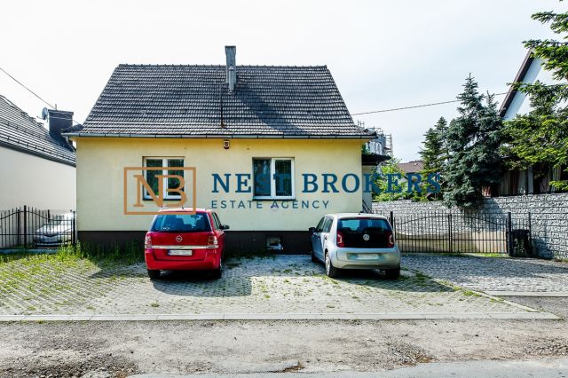 dom wolnostojący, 5 pokoi Kraków Dębniki, ul. Pszczelna. Zdjęcie 1