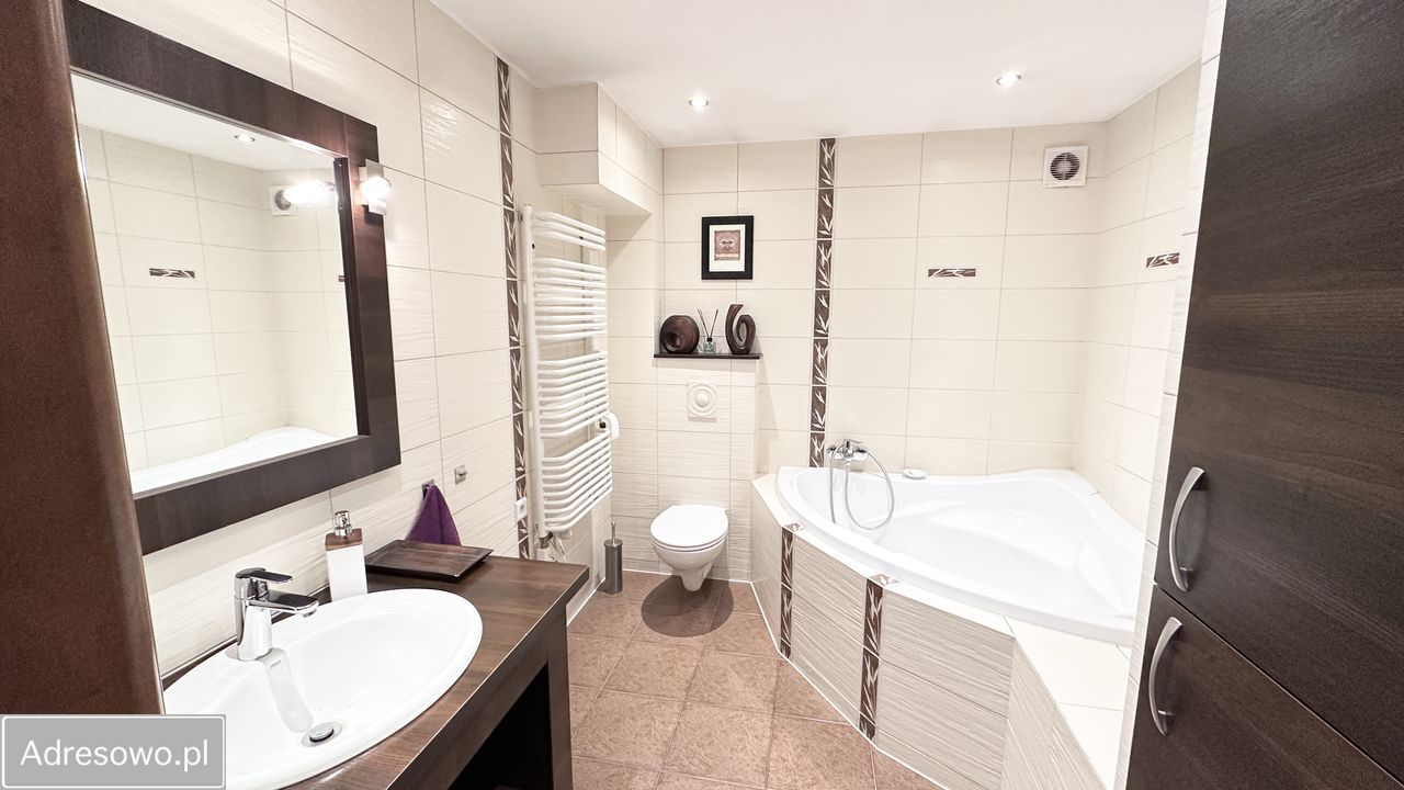 Mieszkanie 3-pokojowe Niemodlin, ul. Rynek. Zdjęcie 3