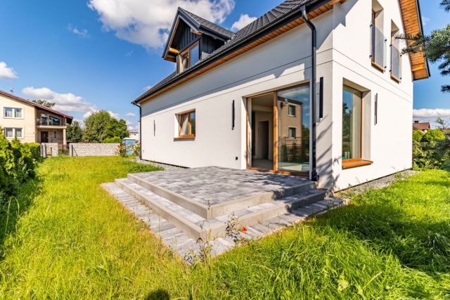 dom wolnostojący, 4 pokoje Strzebielino. Zdjęcie 3