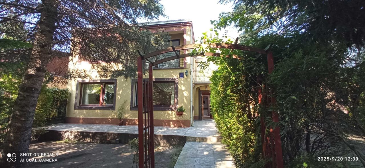 dom wolnostojący Łódź Julianów, ul. Modrzewiowa. Zdjęcie 1
