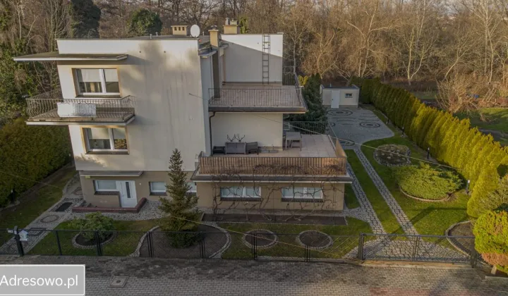 dom wolnostojący, 8 pokoi Żary, ul. Akacjowa