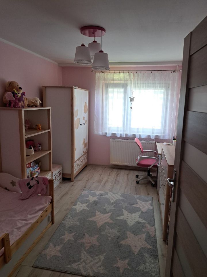 Mieszkanie 3-pokojowe Jelcz-Laskowice. Zdjęcie 4