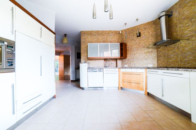 bliźniak, 8 pokoi Komorów, ul. Szmaragdowa. Zdjęcie 17