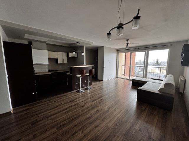 Mieszkanie 3-pokojowe Świebodzice Osiedle Piastowskie, ul. Królowej Elżbiety. Zdjęcie 1