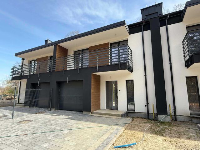 dom szeregowy Józefów, ul. Strużańska. Zdjęcie 1