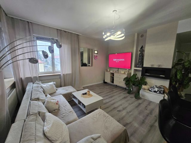 Mieszkanie 4-pokojowe Zabrze Centrum, ul. gen. Charlesa de Gaulle'a. Zdjęcie 1