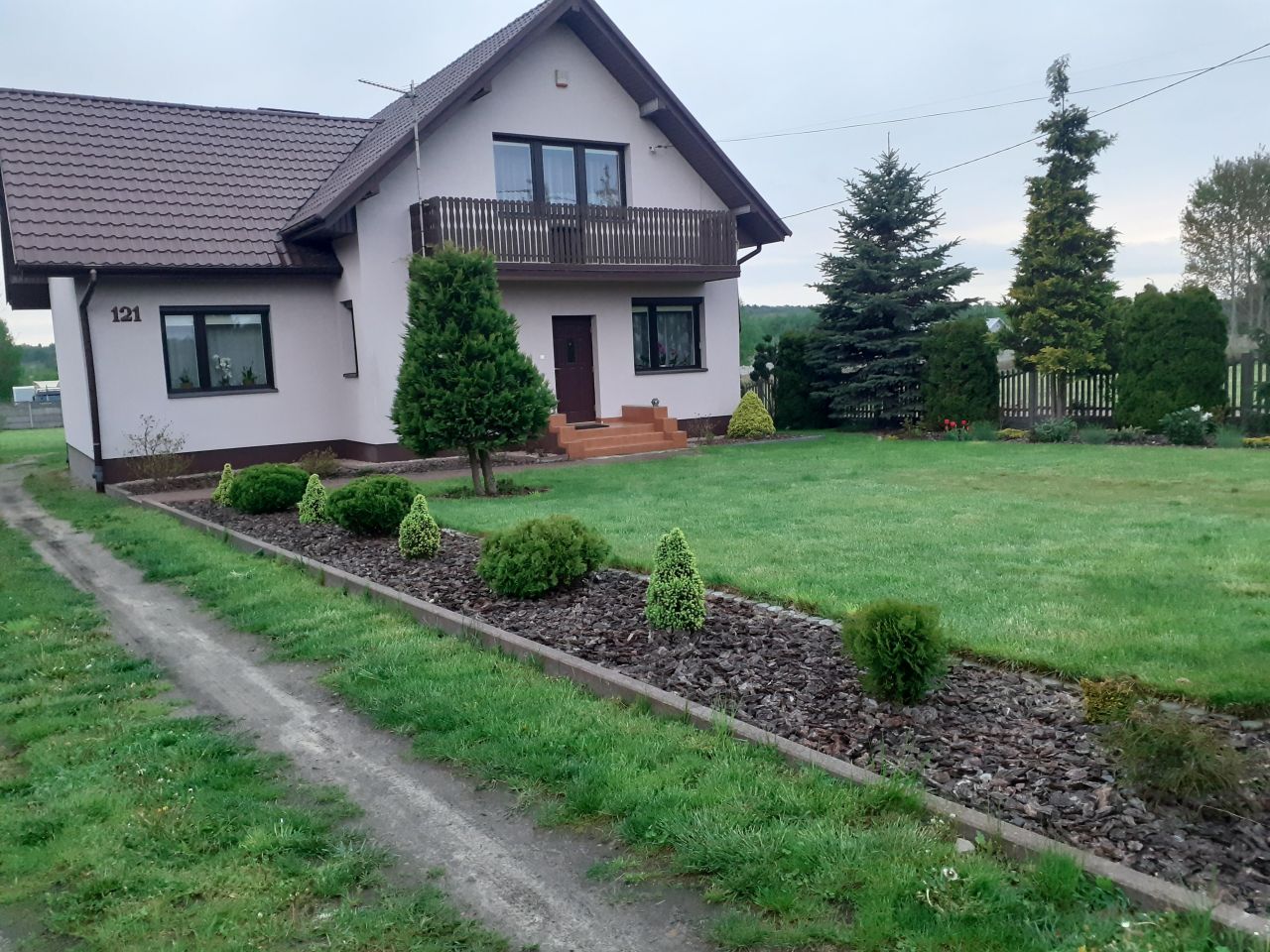 dom wolnostojący, 6 pokoi Daleszyce, ul. Henryka Sienkiewicza. Zdjęcie 1