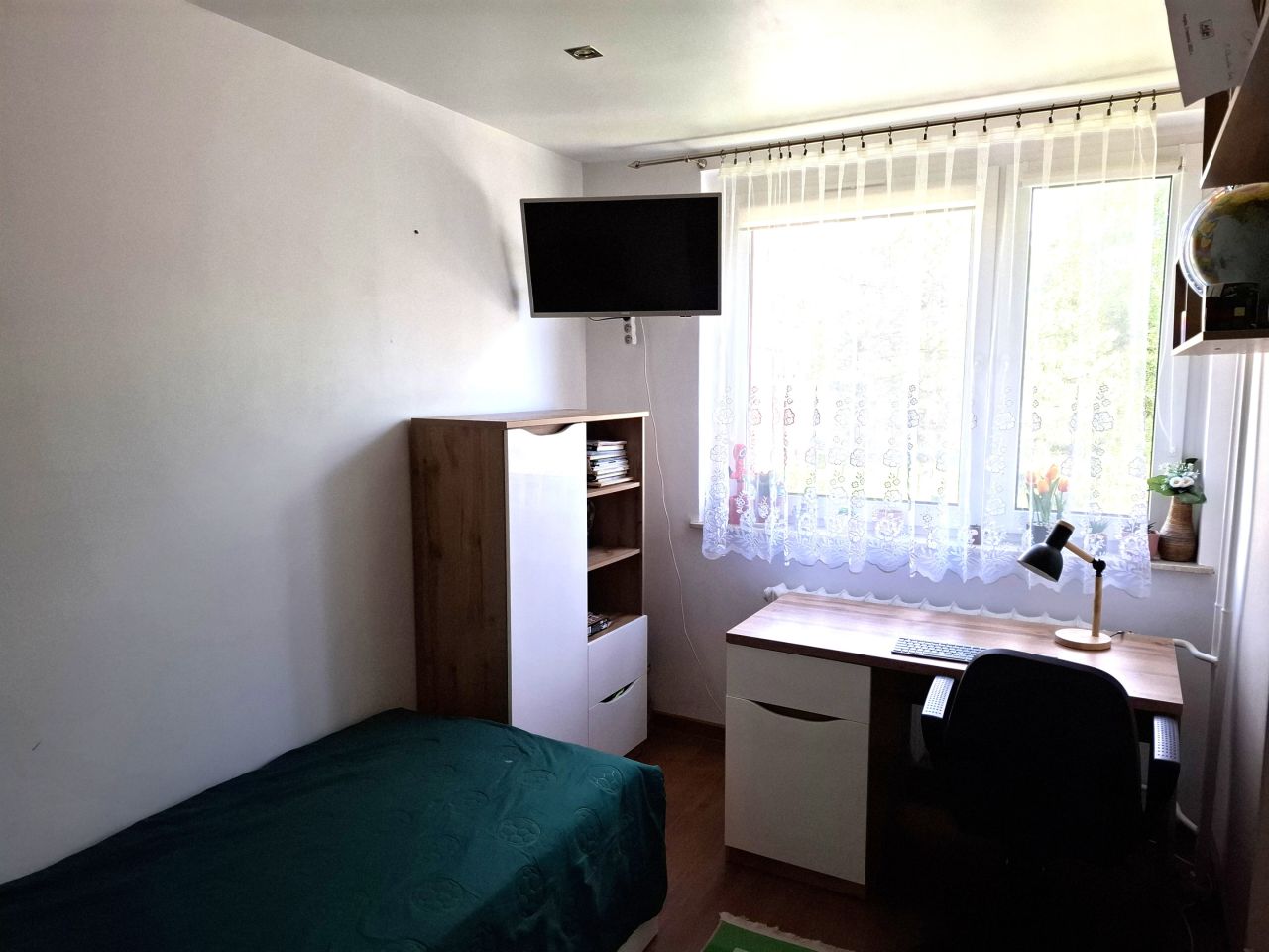 Mieszkanie 4-pokojowe Poręba, ul. Przemysłowa. Zdjęcie 2