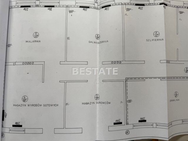 Hala/magazyn Pustków. Zdjęcie 26