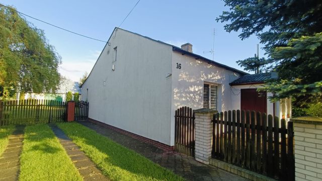 dom wolnostojący, 2 pokoje Kozice. Zdjęcie 2
