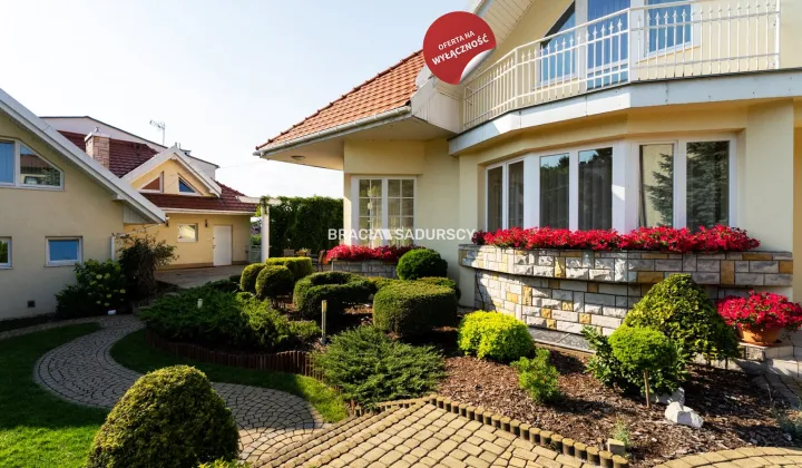 dom wolnostojący, 12 pokoi Wieliczka, ul. Jana Kochanowskiego