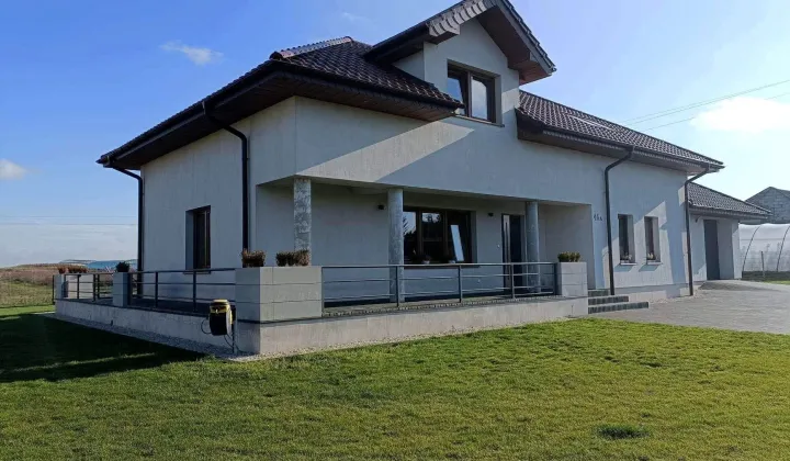 dom wolnostojący, 5 pokoi Lisewo