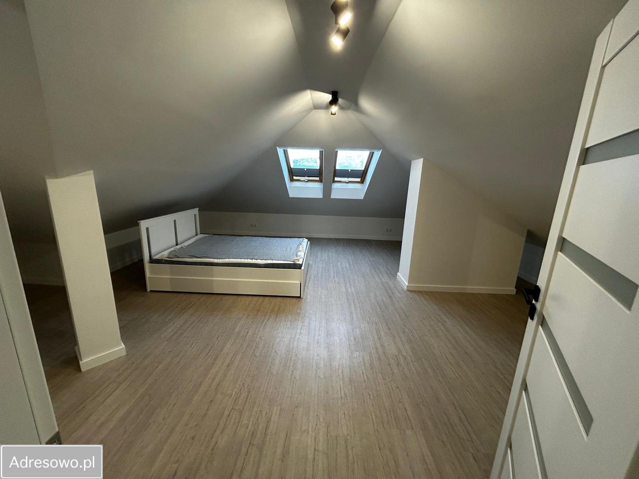 dom wolnostojący, 6 pokoi Wieliszew, ul. Willowa. Zdjęcie 2