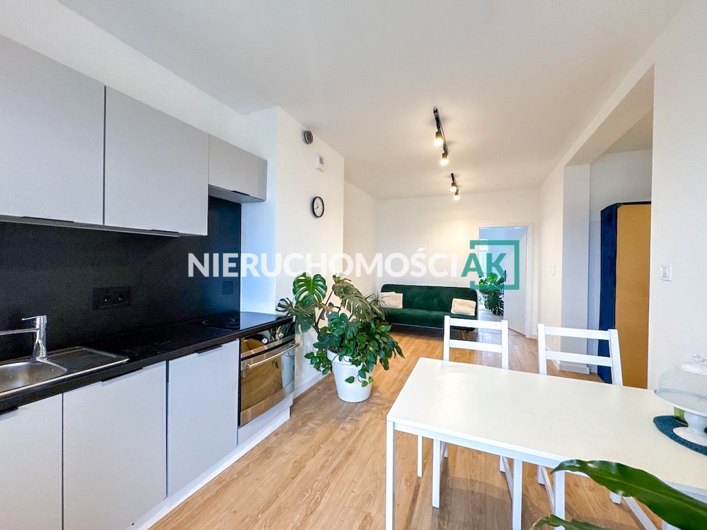 Mieszkanie 2-pokojowe Poznań, ul. Wiejska. Zdjęcie 4