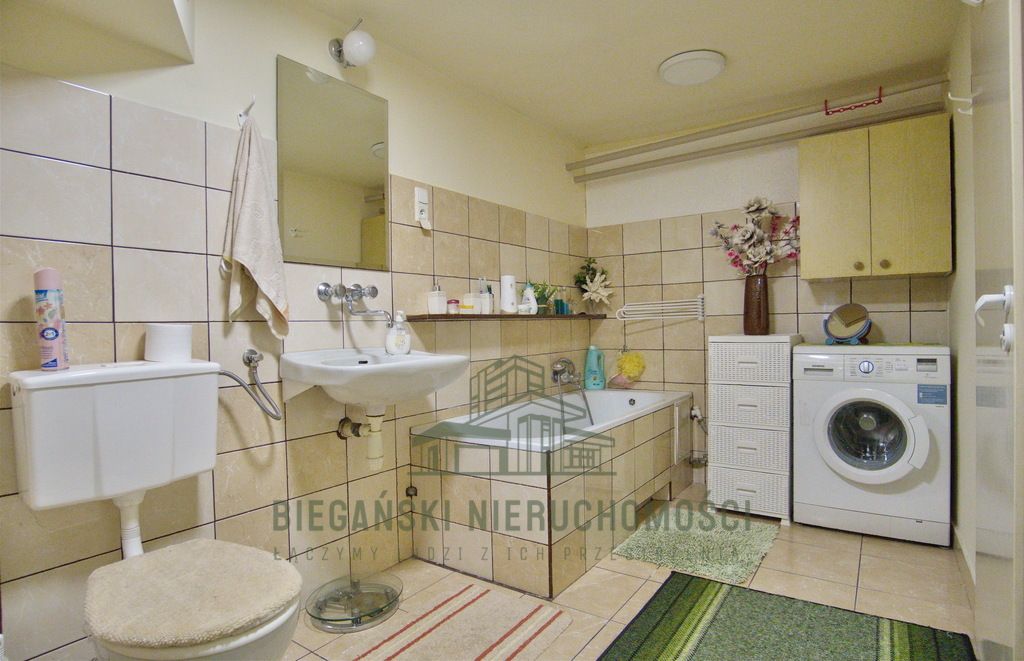 dom wolnostojący, 5 pokoi Łęczna, ul. Rynek III. Zdjęcie 13