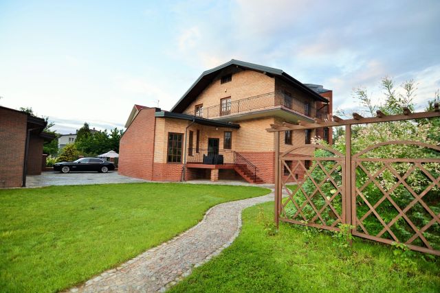 dom wolnostojący, 7 pokoi Białystok Dojlidy Górne, ul. Bajeczna. Zdjęcie 1