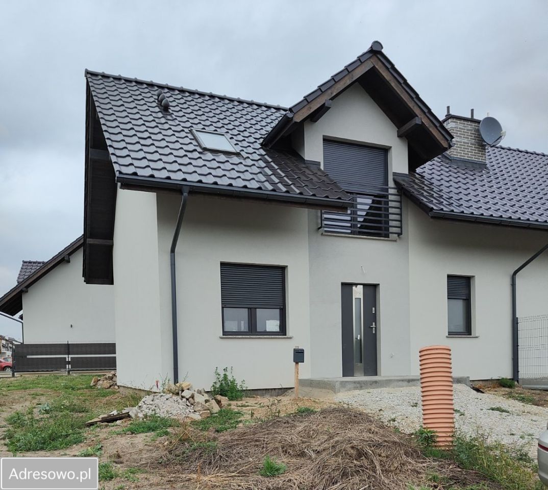 bliźniak, 5 pokoi Strzelin, ul. Jana Kochanowskiego