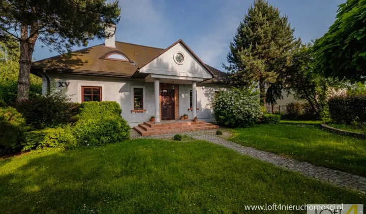 dom wolnostojący, 8 pokoi Rzeszów Zwięczyca, ul. Saletyńska