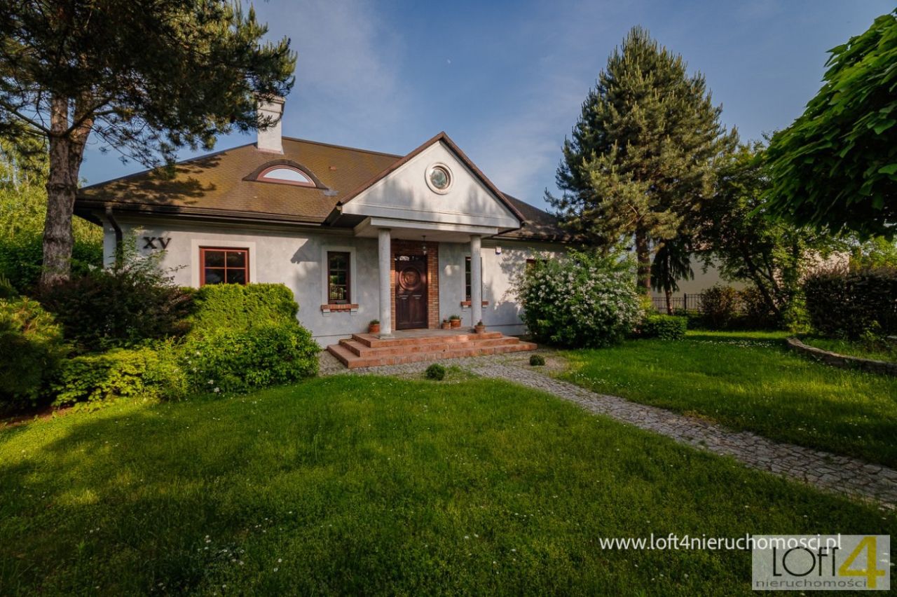 dom wolnostojący, 8 pokoi Rzeszów Zwięczyca, ul. Saletyńska