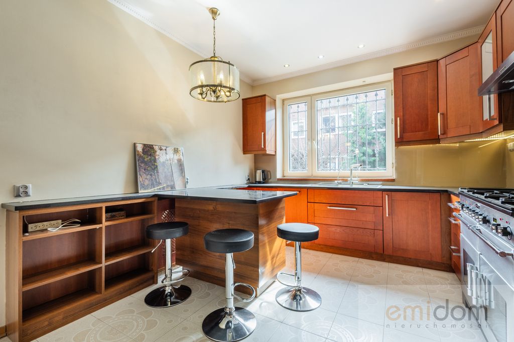 dom szeregowy, 6 pokoi Warszawa Wilanów, ul. Królowej Marysieńki