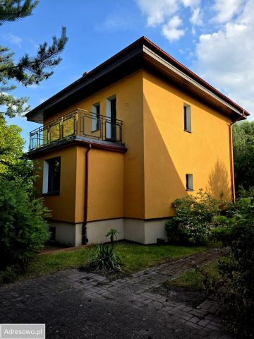 Żary, ul. Skarbowa Dom wolnostojący do zamieszkania - 90 m² - 5 pokoi