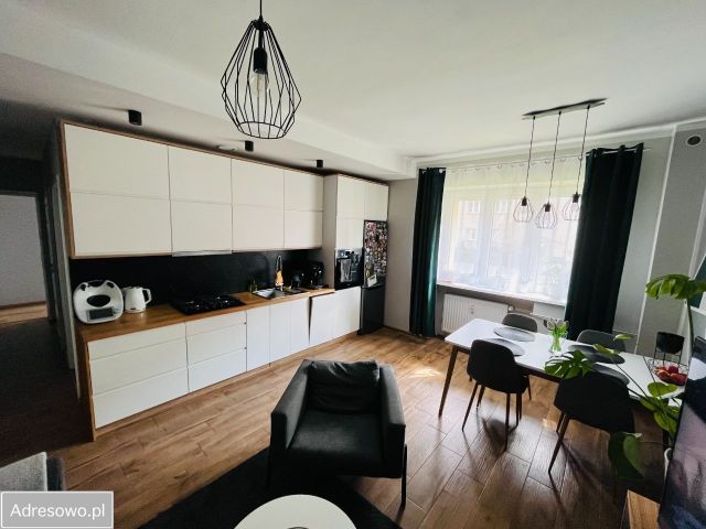 Mieszkanie 3-pokojowe Katowice Załęże, ul. 18 Sierpnia. Zdjęcie 1