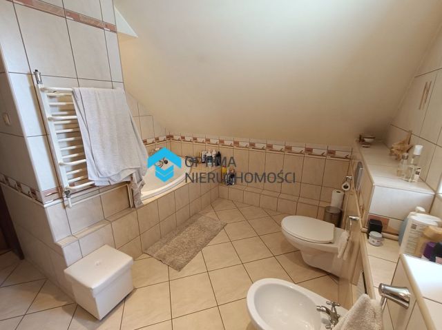 dom wolnostojący, 5 pokoi Kostrzyca. Zdjęcie 10