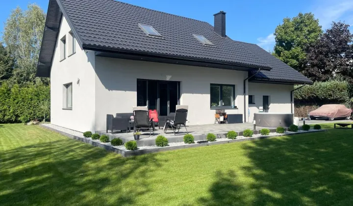 dom wolnostojący, 5 pokoi Rąbień, ul. Wiśniowa