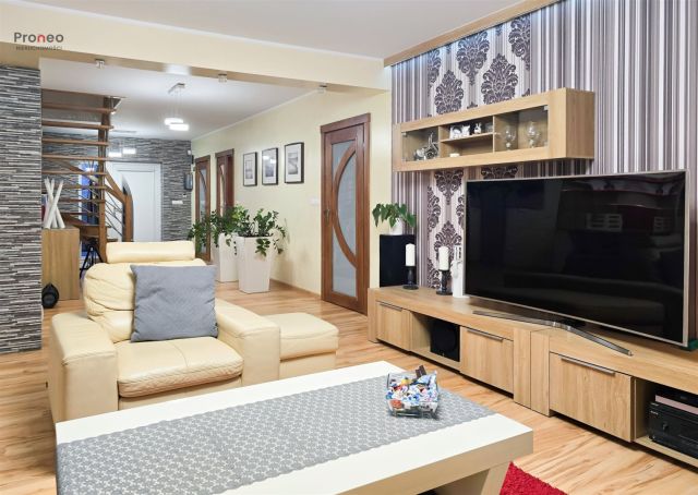 dom wolnostojący, 5 pokoi Chylin. Zdjęcie 13