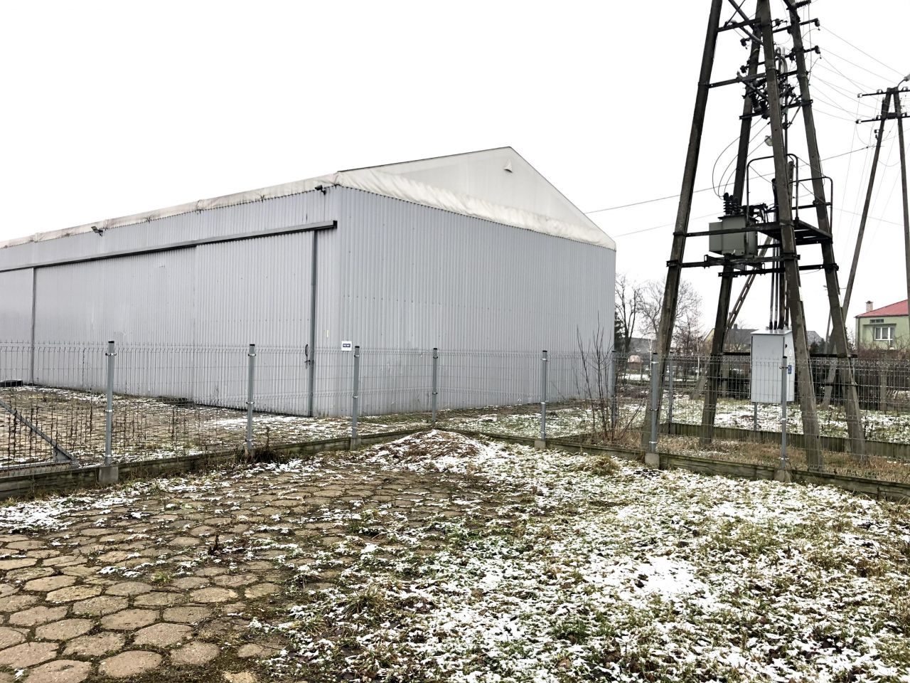 Hala/magazyn Lwówek. Zdjęcie 9