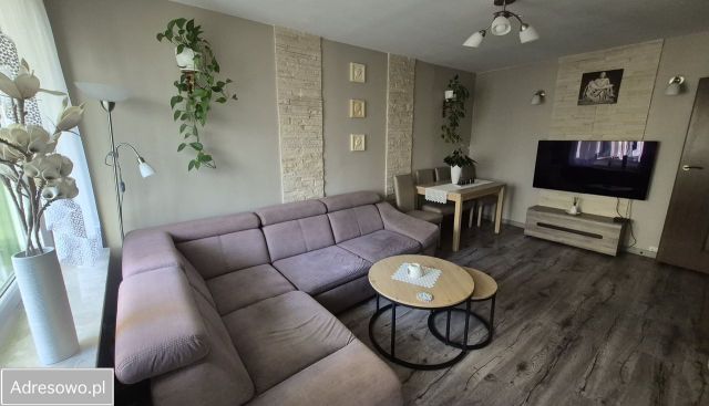 Mieszkanie 3-pokojowe Legnica Piekary Wielkie, ul. gen. Michała Tokarzewskiego-Karaszewicza. Zdjęcie 1