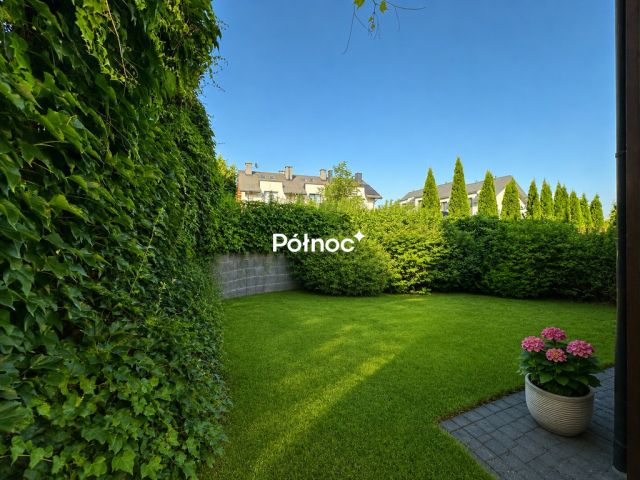 Mieszkanie 3-pokojowe Bibice, ul. Mokra. Zdjęcie 1