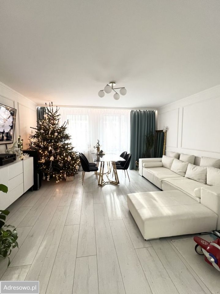 Mieszkanie 3-pokojowe Bytom Śródmieście, ul. Teodora Axentowicza. Zdjęcie 2