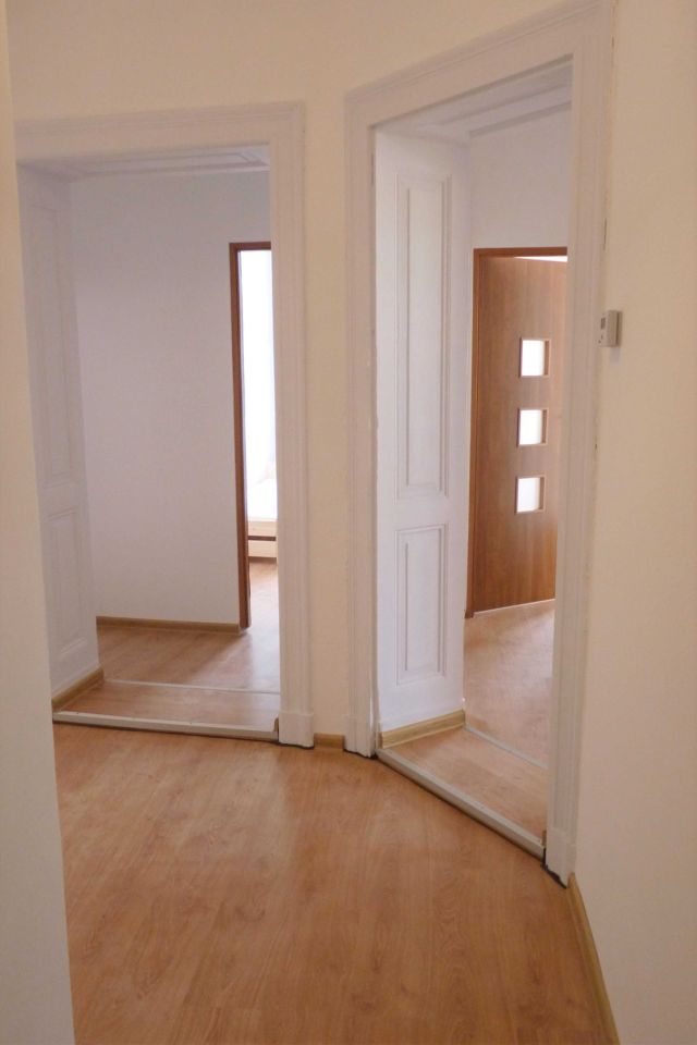 Mieszkanie 4-pokojowe Legnica, ul. Chojnowska. Zdjęcie 2